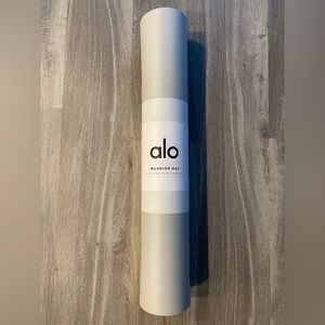 Alo Yoga Mat NWT